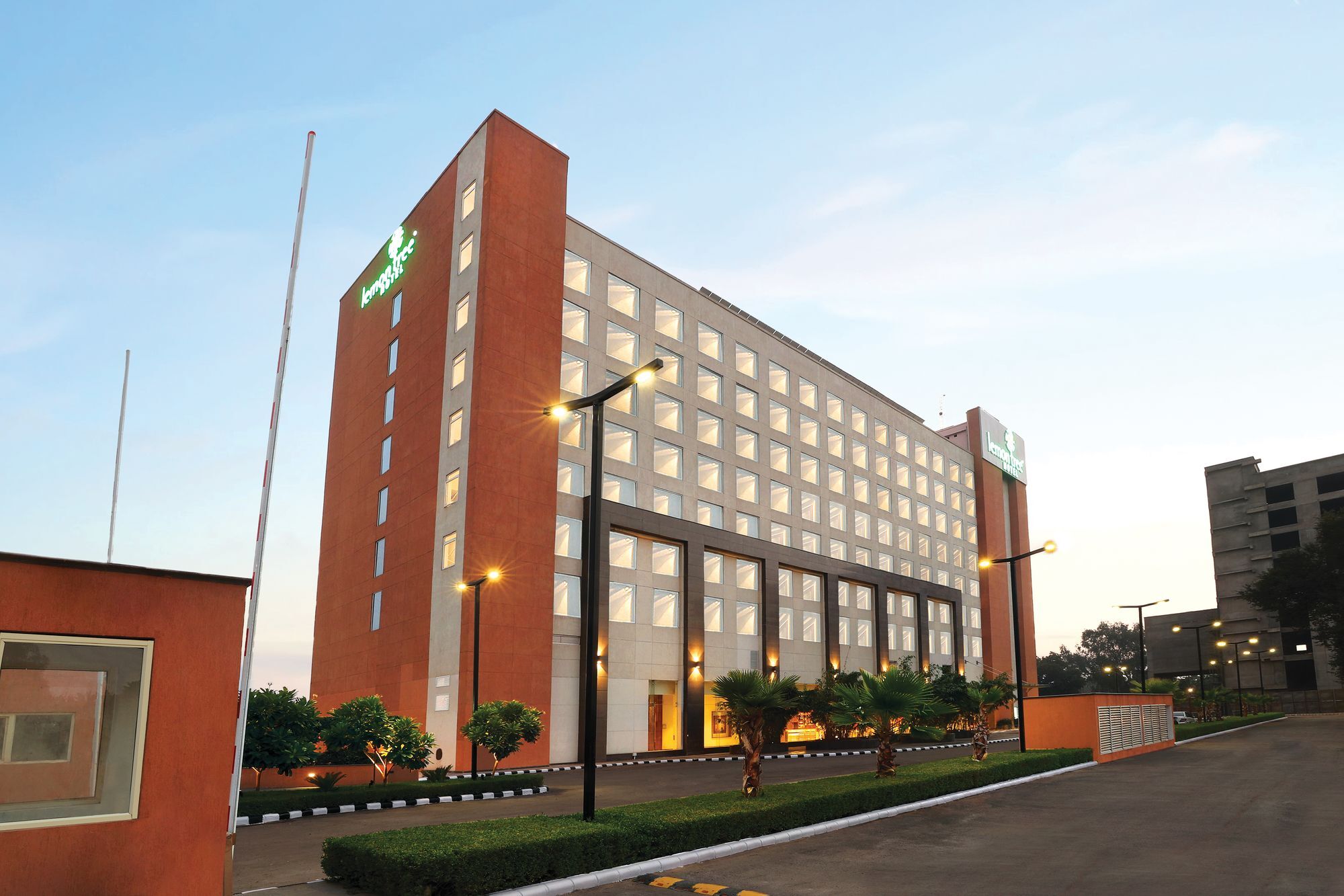 Lemon Tree Hotel Sohna Road Gurgáon Kültér fotó